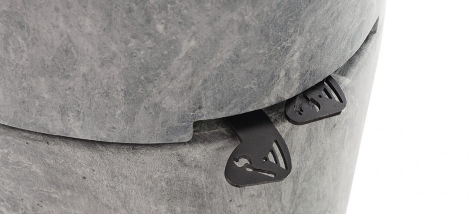 Beautiful air regulation on a Scan 68 fireplace with soapstone cladding