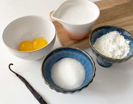 Ingredients for vanilla custard